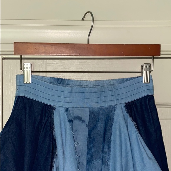 Very high quality wooden PANTS/SKIRT hangers! - Picture 7 of 8